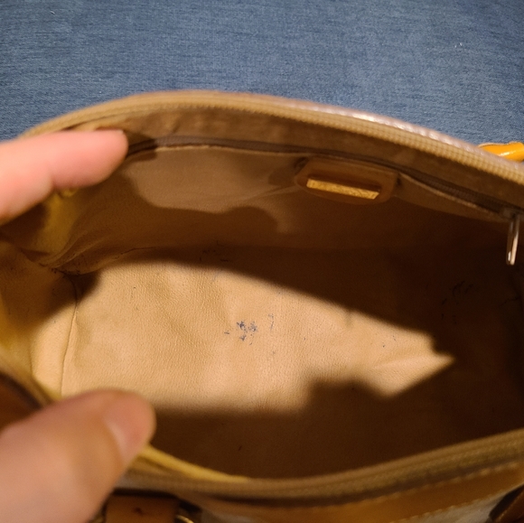 Authentic Vintage Gucci Handbag - Picture 4 of 10